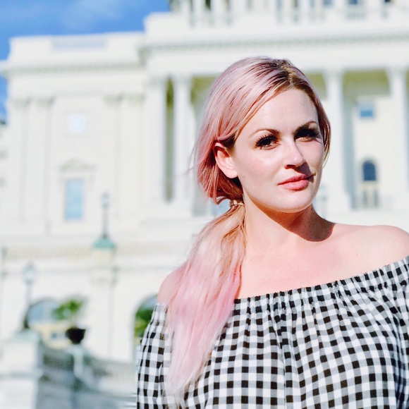 Meet your Posher, Brittney - Picture 1 of 1